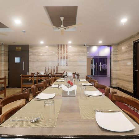 מלון טירופאטי Townhouse Dj Grand מראה חיצוני תמונה