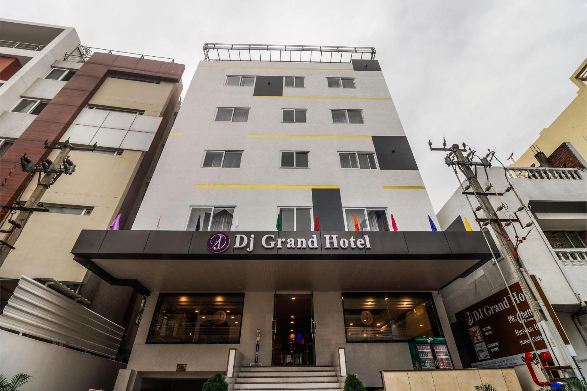 מלון טירופאטי Townhouse Dj Grand מראה חיצוני תמונה